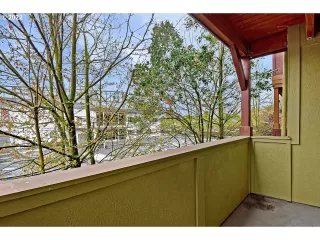 Photo #5: 22675322 Listing