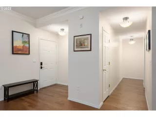 Photo #4: 22675439 Listing