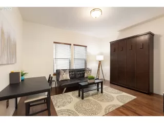 Photo #5: 22675439 Listing