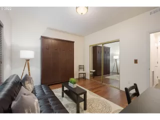 Photo #6: 22675439 Listing