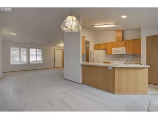 Photo #4: 22675471 Listing