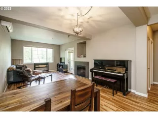Photo #2: 22675919 Listing