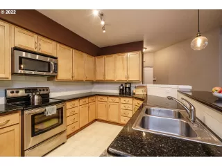 Photo #5: 22675919 Listing