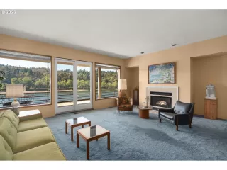 Photo #5: 22676050 Listing