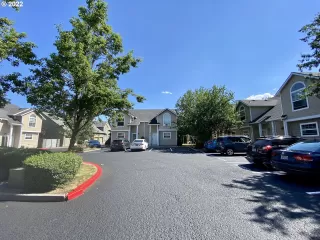 Photo #6: 22676227 Listing