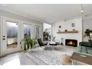 Photo #2: 22676598 Listing