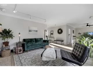 Photo #3: 22676598 Listing