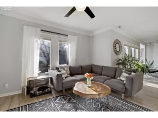 Photo #5: 22676598 Listing