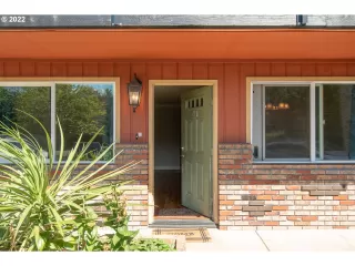 Photo #2: 22676822 Listing