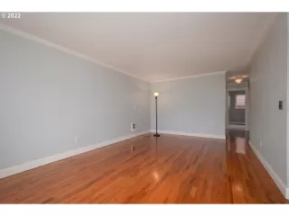 Photo #5: 22676822 Listing