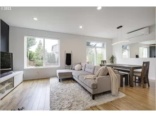 Photo #3: 22677832 Listing