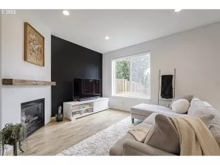 Photo #4: 22677832 Listing