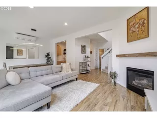 Photo #5: 22677832 Listing