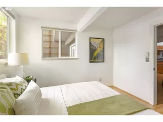 Photo #2: 22677936 Listing