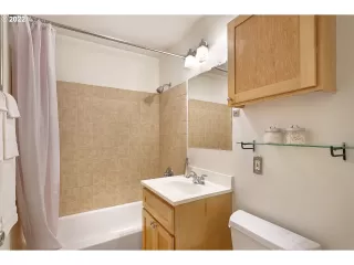 Photo #3: 22677936 Listing
