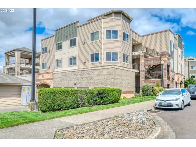 MLS: 22679096 Condo For Sale