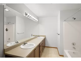 Photo #4: 22679096 Listing 