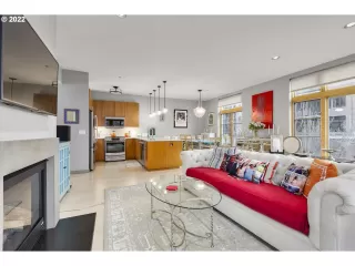 Photo #6: 22679415 Listing