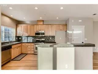 Photo #4: 22679739 Listing 