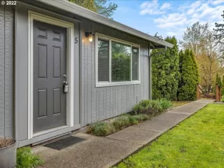 Photo #2: 22679991 Listing 