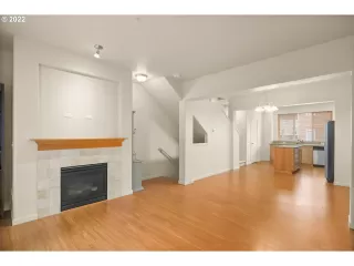 Photo #4: 22680359 Listing 