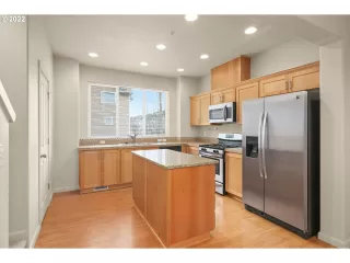 Photo #5: 22680359 Listing 