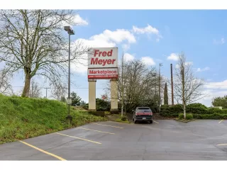 Photo #5: 22680718 Listing