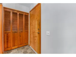 Photo #3: 22681367 Listing