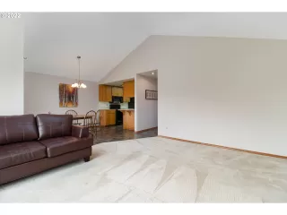 Photo #6: 22681367 Listing