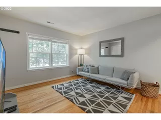 Photo #5: 22681626 Listing