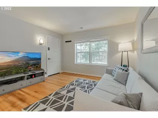 Photo #6: 22681626 Listing