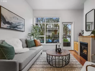 Photo #4: 22681837 Listing