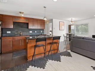 Photo #3: 22682015 Listing