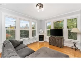 Photo #4: 22683499 Listing 