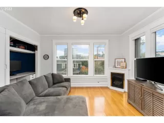 Photo #5: 22683499 Listing 