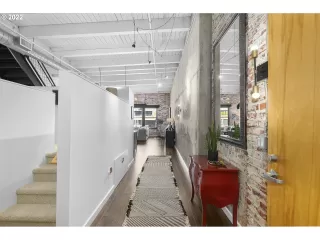 Photo #5: 22683501 Listing 