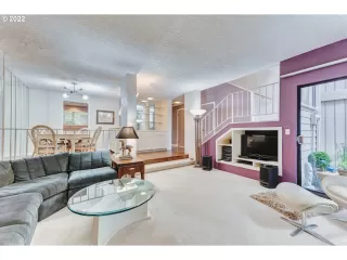 Photo #3: 22684099 Listing