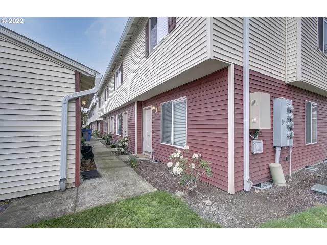 MLS: 22684652 Condo For Sale