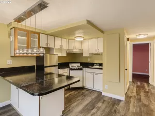 Photo #4: 22684720 Listing 