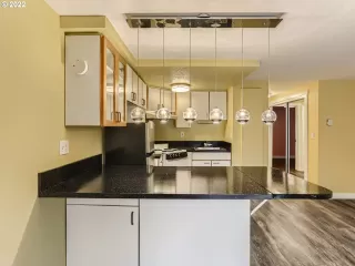 Photo #5: 22684720 Listing 