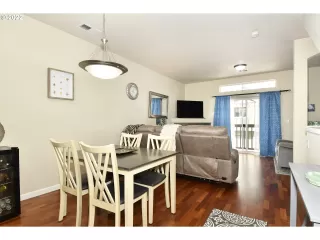 Photo #4: 22685775 Listing