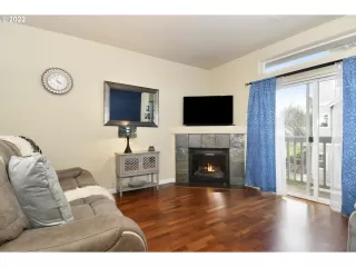 Photo #5: 22685775 Listing