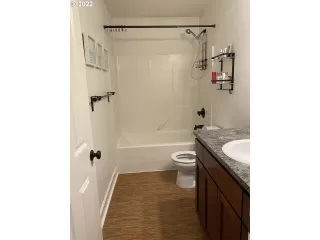 Photo #6: 22686442 Listing