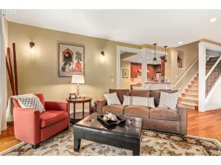 Photo #5: 22686855 Listing