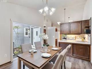 Photo #5: 22687547 Listing