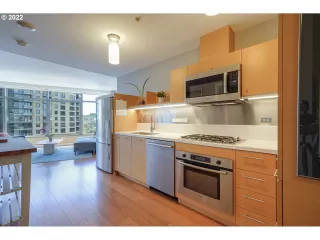 Photo #3: 22687603 Listing