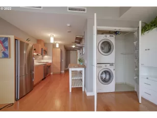 Photo #6: 22687603 Listing