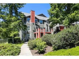 Photo #2: 22687992 Listing