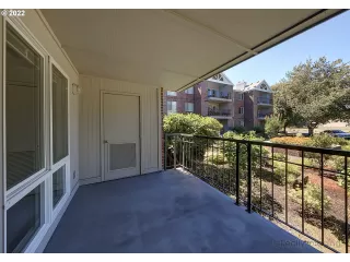 Photo #5: 22688299 Listing