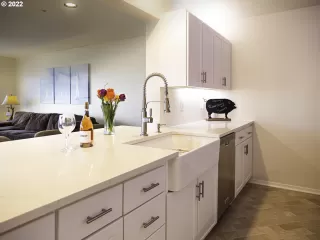 Photo #2: 22690169 Listing